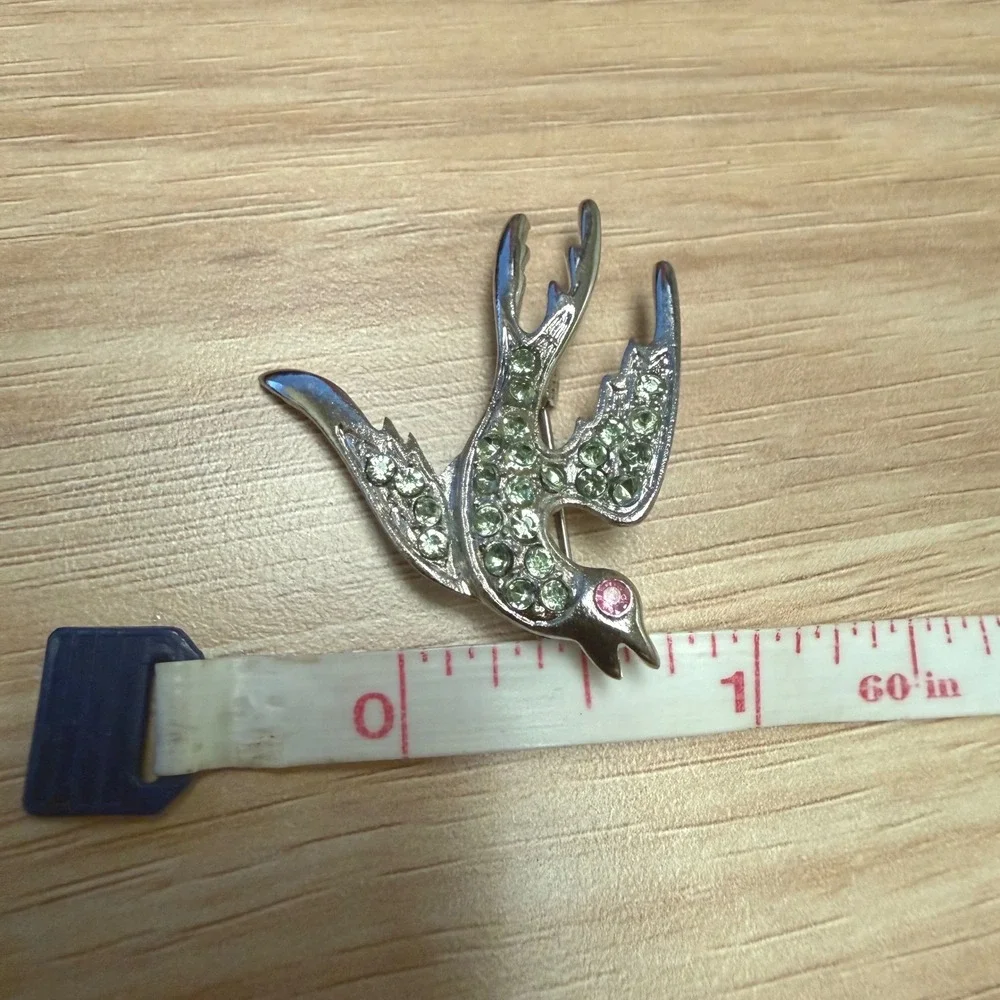 Vintage Silver Tone Green Rhinestone Swallow Bird Brooch Pin Pink Eye 1.25